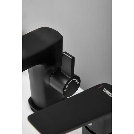 Смеситель для ванны Belz B66715-7, чёрный - фото 6