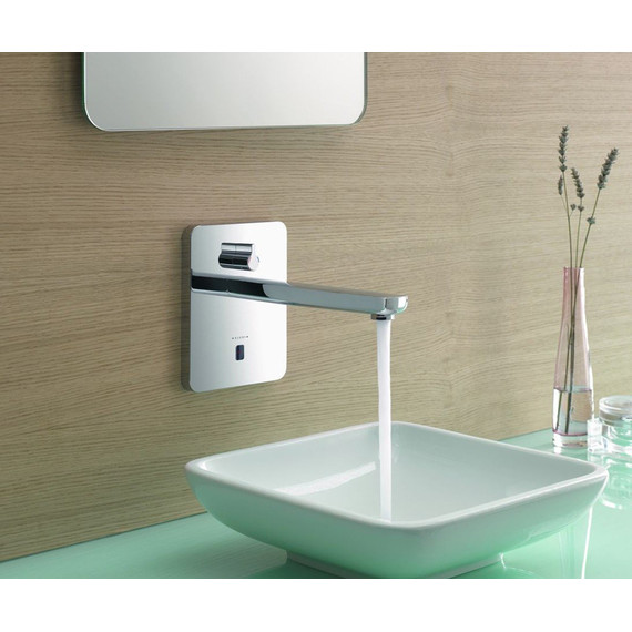 Смеситель для раковины настенный электронный Kludi Zenta 240 мм 3840005 - фото 4