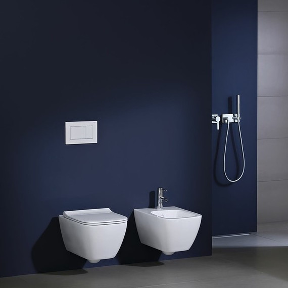 Унитаз подвесной безободковый Geberit Smyle Square 500.683.01.1 с крышкой микролифт - фото 7